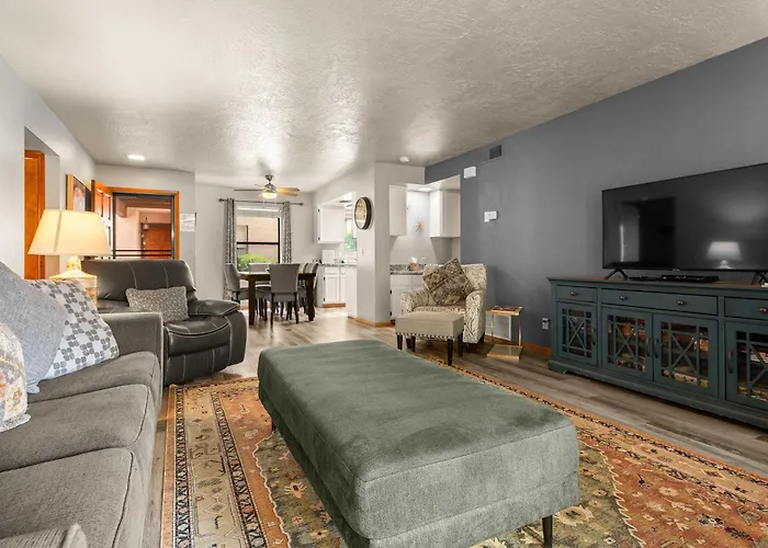 Charming With Community & Pool Holiday home Sedona